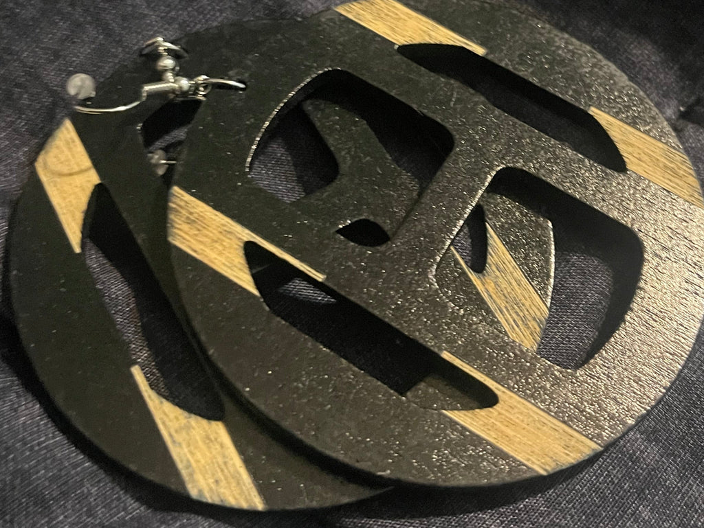 Two-tone Circle Cutout Wood Earrings